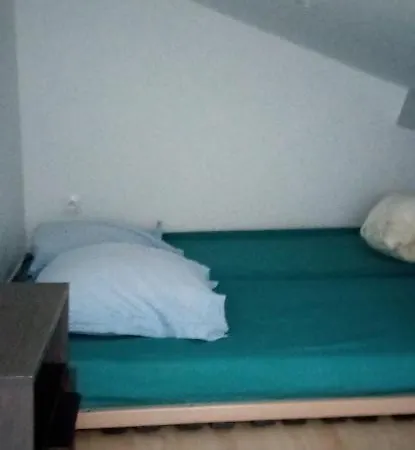Studio Equipe Dans Maison Apartment